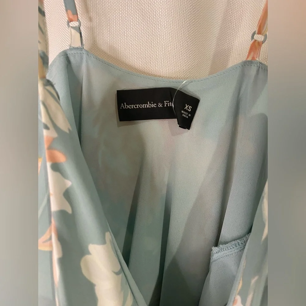 Abercrombie & Fitch Floral Silky dress cowl neck Size XS